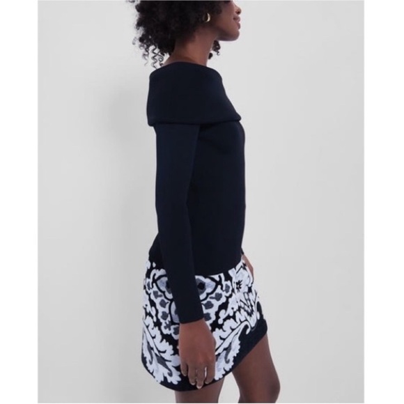 HYACINTH HOUSE
Black Knit Off-The-Shoulder Adrianna Top - Picture 3 of 12